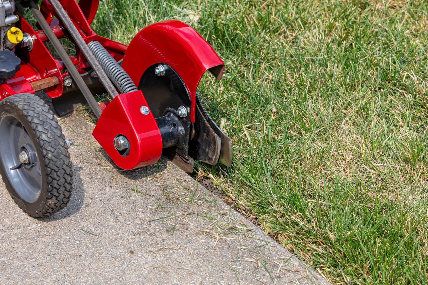 Edging & Whipper Snipping